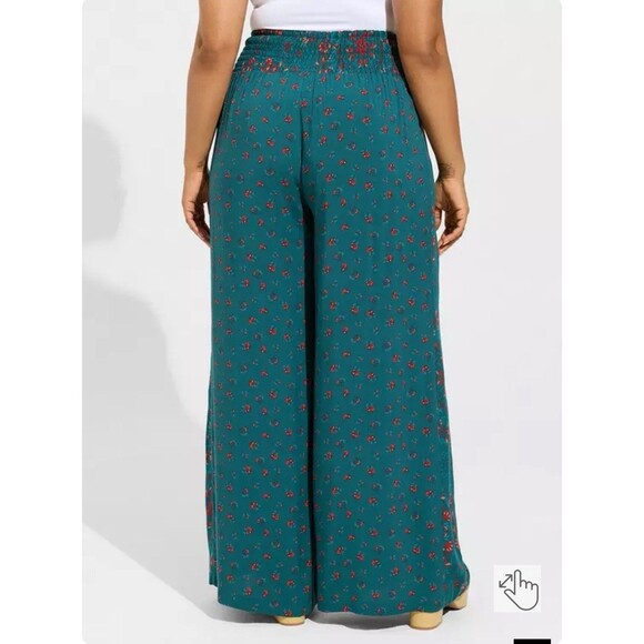 Torrid Pull-On Wide Leg Challis Smocked Waist High-Rise Pant Boho Festival 1XT - Picture 2 of 13